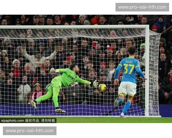 战术瞬间:布莱顿门将神扑救主,低位防守显价值 战术瞬间:布莱顿门将神扑救主,低位防守显价值