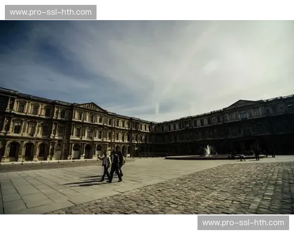 里尔签下法国中场佩兰,转会费500万欧元合同至2028年 里尔签下法国中场佩兰,转会费500万欧元合同至2028年